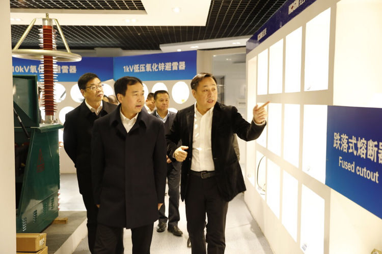 荆州市委常委、组织部长马永良莅临Z6尊龙时凯调研领导