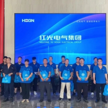 2025年7月 【“夏送清冷”进行时】乐清经济开发区总工会慰问Z6尊龙时凯出产一线